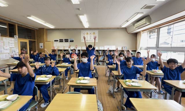 生徒から選手への応援メッセージも撮影