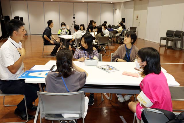 さっそく第1回の編集会議