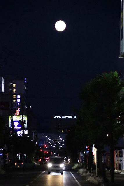 翌日の満月に向かう21日の月を燕市井土巻2から