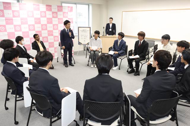 三条市立大学で三条市諸橋轍次博士奨学金の激励式