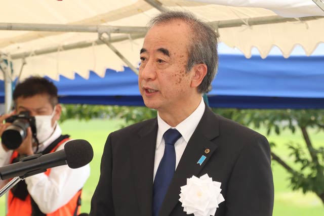花角英世知事