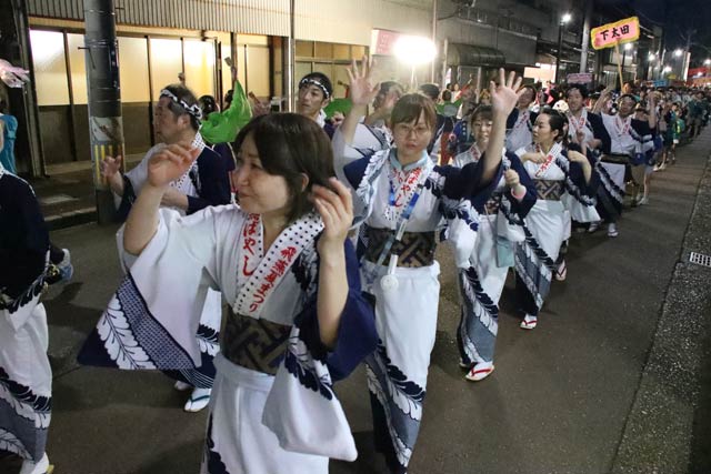 燕ばやし踊り