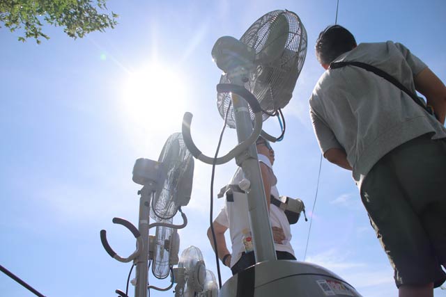飛燕夏まつりで交通公園に設置されたミスト扇風機