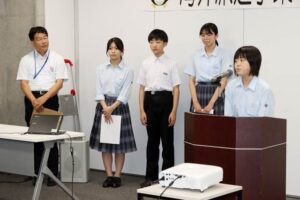 4人の親善大使が順に目標を発表