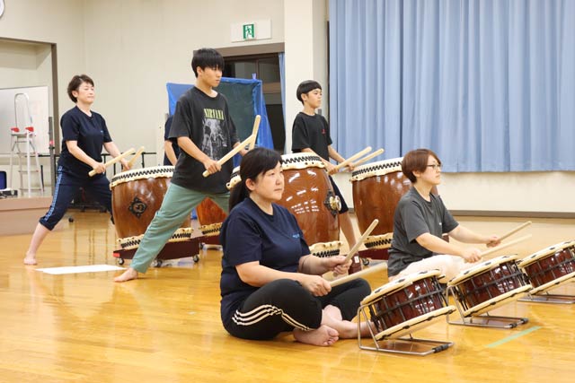 飛燕太鼓保存会の練習風景