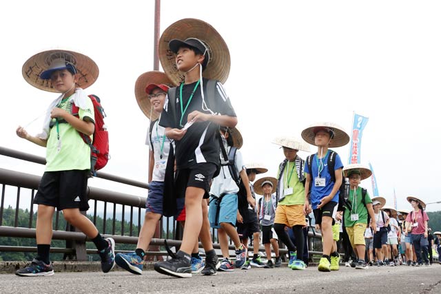 「寺子屋つばさ3泊4日100km徒歩の旅」