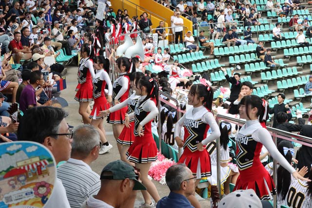 中越高校のチアリーダー