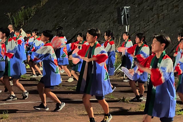 加茂中学校「KAMO坂21」のパフォーマンス
