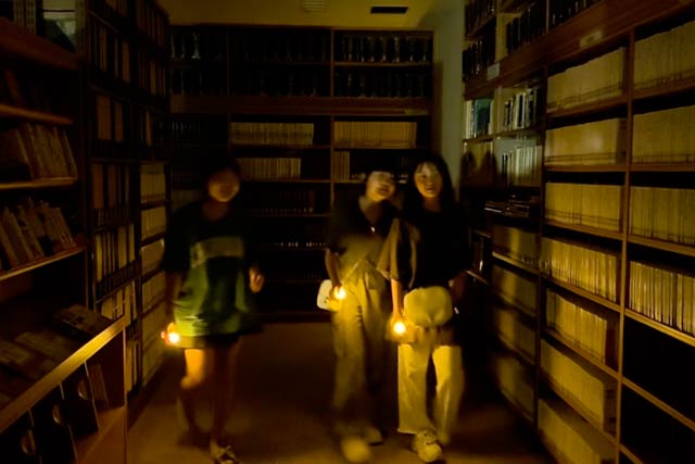 加茂市立図書館の「こわ～い夜の図書館」の肝試し