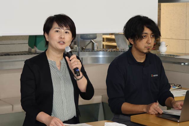 記者会見のようす