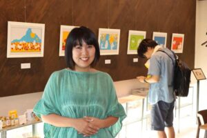 燕市出身“くみ木の絵本作家”たかいゆきえさんが初個展