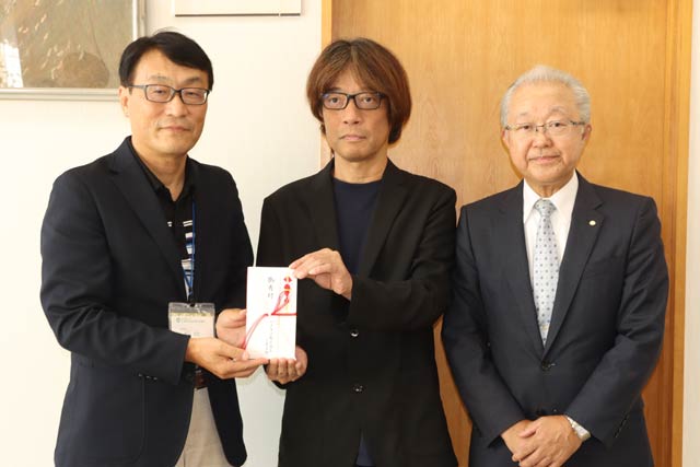 左か三条市社協の笹川事務局長、関三条支部長、石川県央食品衛生協会長