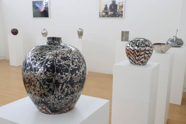「金工作家 須佐真と門弟展」で須佐真さんの作品
