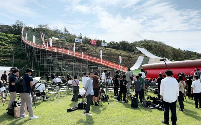 村上スノーリサーチ&トレーニングセンターの全景