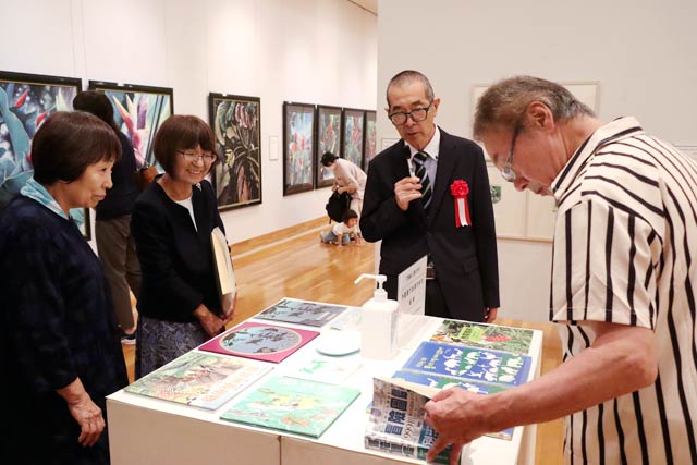 「長岡の絵本作家 松岡達英展」