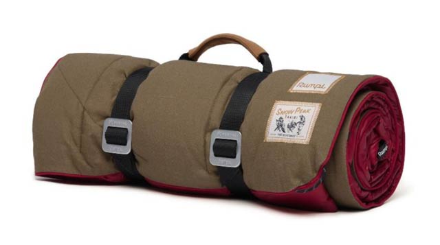 スノーピークとRumplとのコラボアイテム「RUMPLxSP THE NANOLOFT TAKIBI BLANKET」