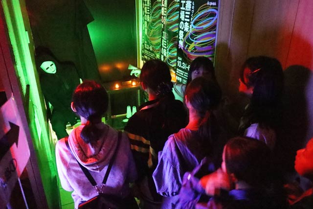 テーエムの「夜の工場縁日」のお化け屋敷