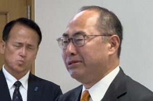 細田氏は涙を浮かべて出馬要請に感謝 非公認は不記載に「端を発している」「謙虚に反省し進んでいく」