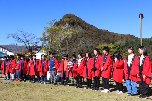 森笑米の紹介などを行う森町小5年生