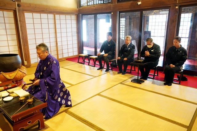 国上寺で藤次郎が包丁供養祭