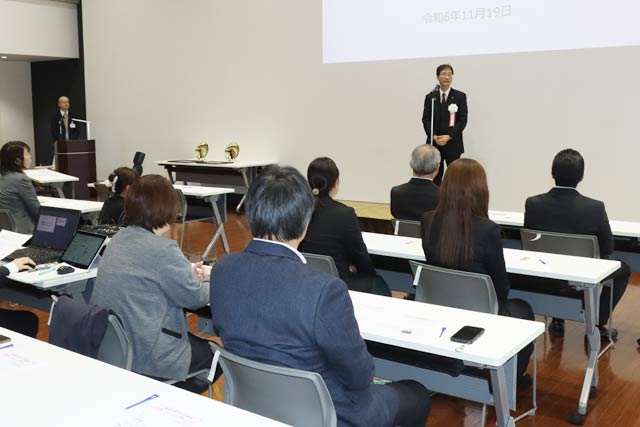 つばめ輝く女性表彰