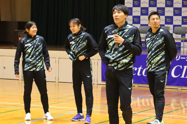 左から兒玉芽生さん、竹内真弥さん、佐藤風雅さん、ディーン元気さん