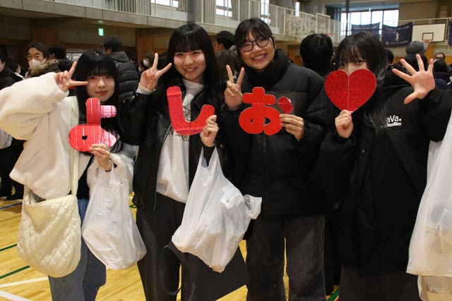 小島よしおさんファンの中学校3年生4人組