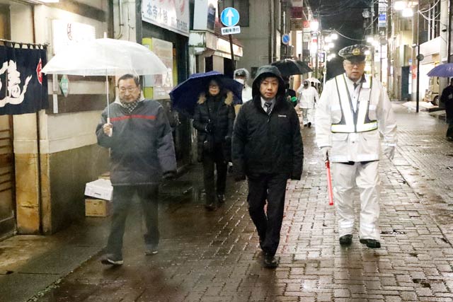 本寺小路で繁華街警戒