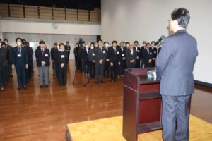 燕市の鈴木力市長が職員に年末訓示