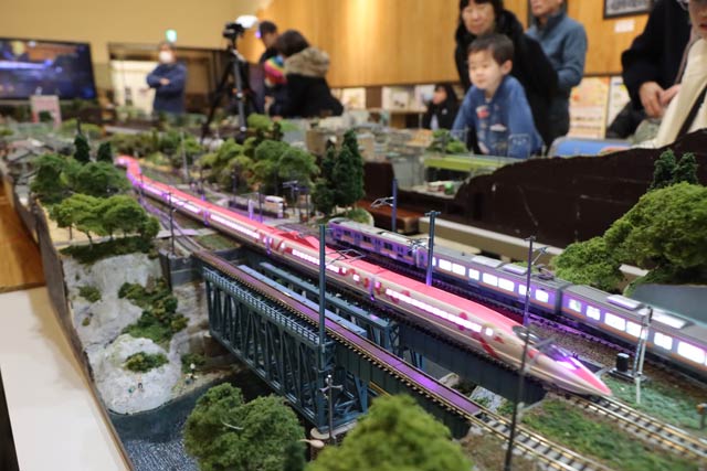 「いわむろや」で鉄道ジオラマ運転会