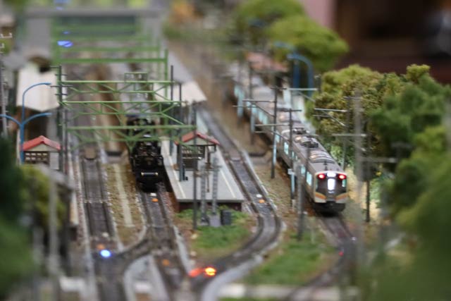 「いわむろや」で鉄道ジオラマ運転会