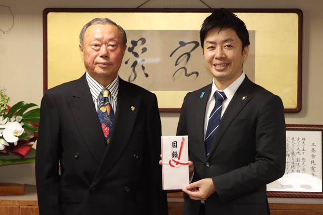 野崎さんと滝沢市長