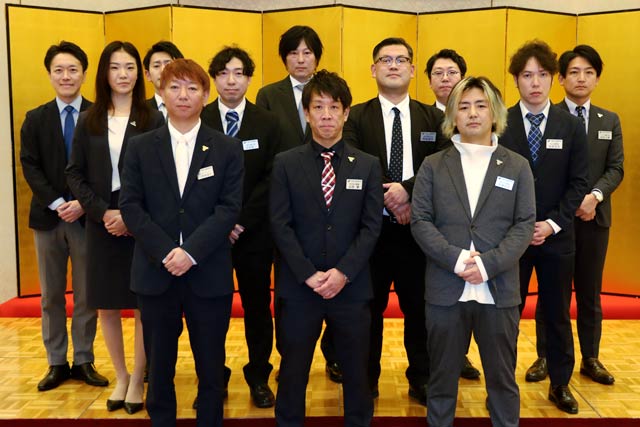 前列中央の次年度会長の山田副会長をはじめ次年度の役員