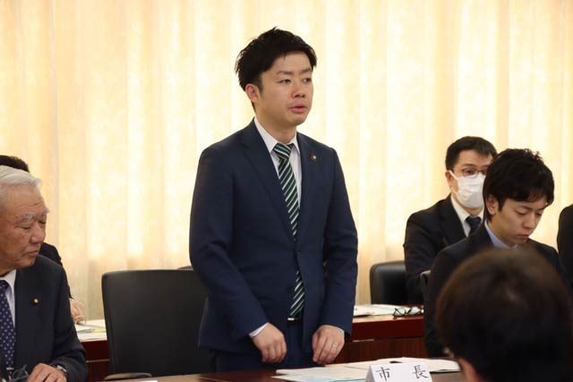 滝沢市長