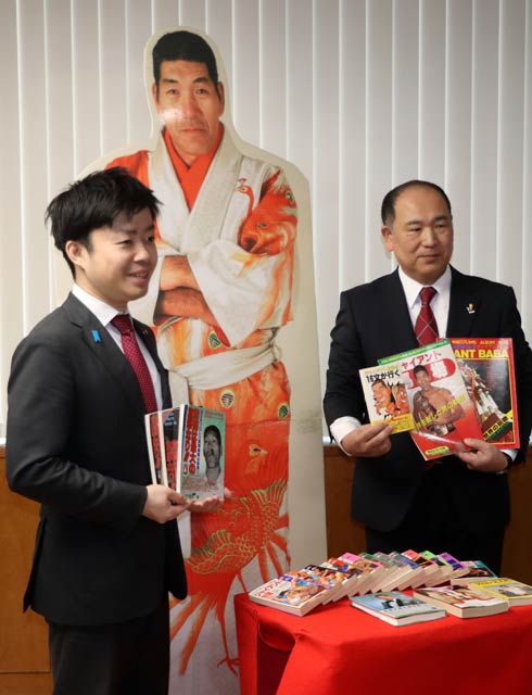 馬場さんの等身大パネルと並んで