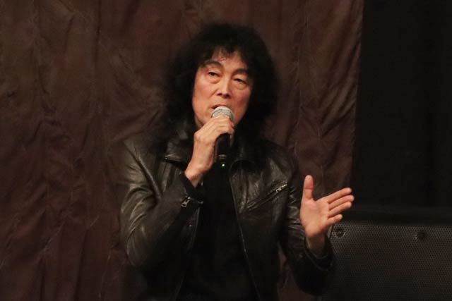トークショーのジミー桜井さん