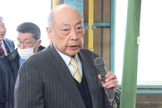 日本洋食器工業組合の小林理事長