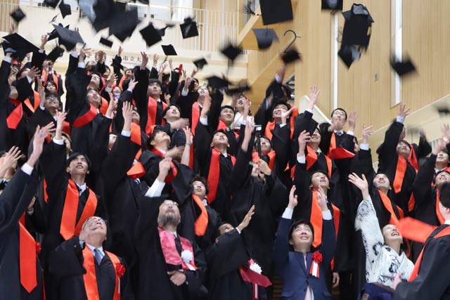 三条市立大学卒業式