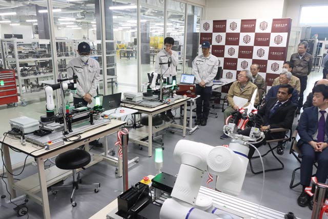 学生によるデモンストレーション