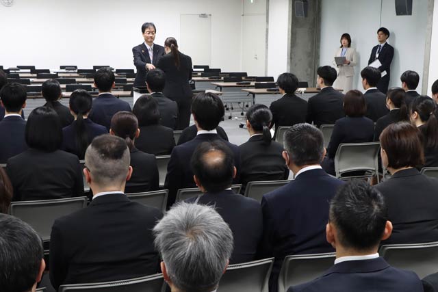 辞令書の交付
