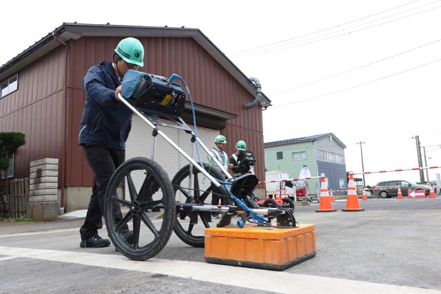 漏水補修工事に伴う周辺の空洞検査