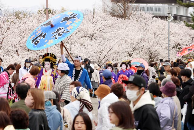 分水おいらん道中