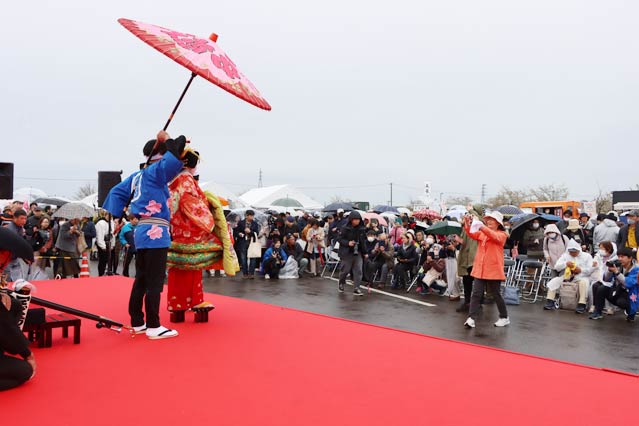 染井吉野太夫の三石佳那さんと傘持ちはいっすねー！山脇さん