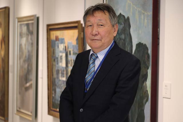 個展会場で池浦さん