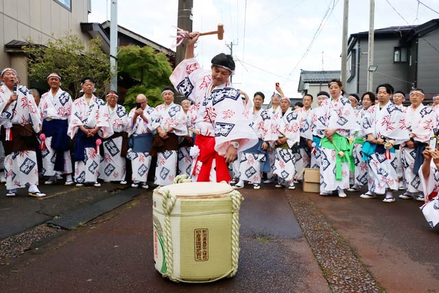 相場総代が鏡開き