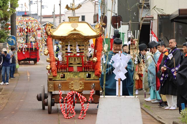 秋葉町の砂盛で神事