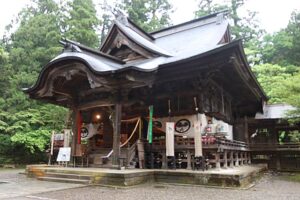 21日は加茂市・青海神社春季例大祭「加茂祭り」で「乳母祭」と呼ばれる御神幸行列も