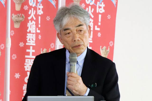 講話を行う日本遺産地域プロデューサーでもある新潟市歴史博物館・坂井館長