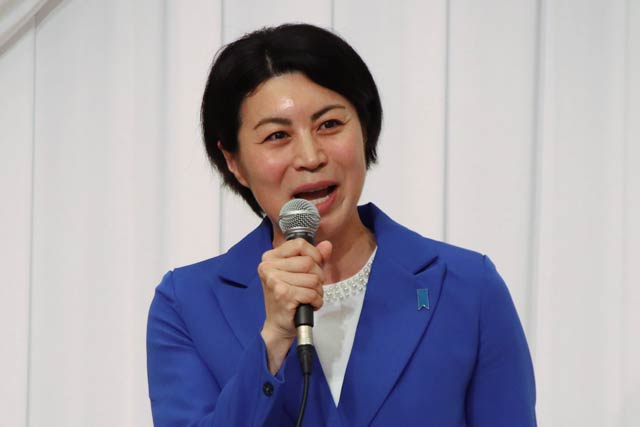 中村真衣氏