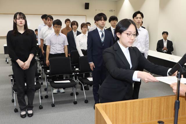 高儀スカラシップ奨学生の認定式